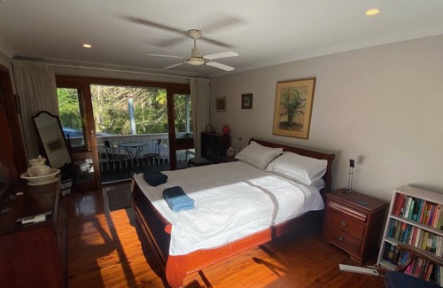 Frenchs Forest House | Spacious and Light Filled Home in a Bush Setting on Sydney's Northern Beaches