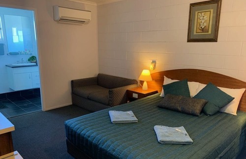 Charleville Hotel | Warrego Motel - Charleville