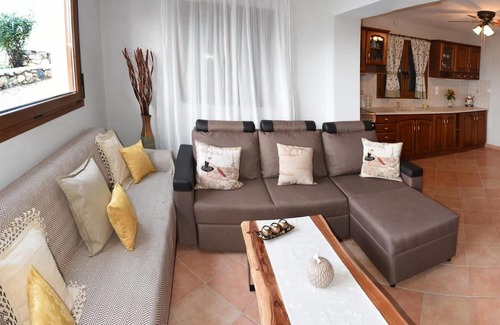 Sourpi Apartment | Goddess Artemis Apartment