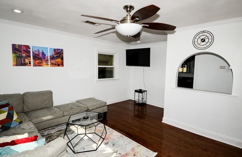 Arabi House | Quiet home 15min from FQ, 10min from trendy Bywater Neighborhood!
