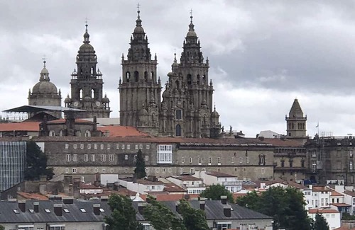 Santiago de Compostela House | Vivienda Situada en un Entorno Tranquilo, Seguro y Naturaleza
