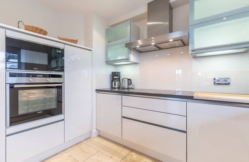 Kleinmorsum House | Hüs bi Koog 1 - Reetgedeckte Doppelhaushälfte in den Morsumer Wiesen