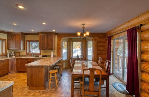 Last Chance Cabin | Island Park Paradise/Fish/Hike/40 min Yellowstone