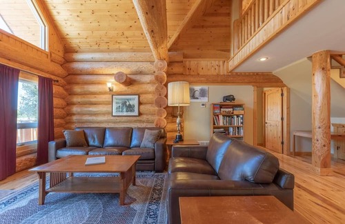 Last Chance Cabin | Island Park Paradise/Fish/Hike/40 min Yellowstone