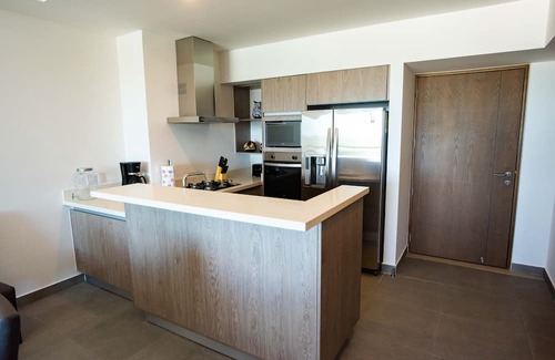 Xcumpich Apartment | New Deluxe Unit, Signature Condominium by The Harbor