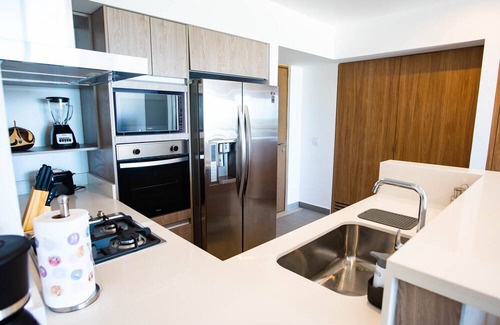 Xcumpich Apartment | New Deluxe Unit, Signature Condominium by The Harbor