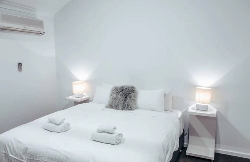 Marybrook House | Sandcastles Holiday Home with Private Beach