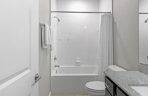 Meadow Woods Apartment | Modern Apartment in Prime Location (ID1326X971)