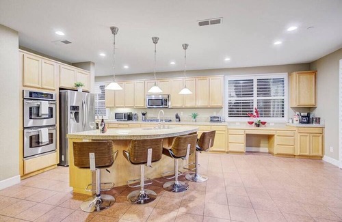 Windsor House | 5BD WineCountry Home w/ HotTub, BBQ, & Billiards