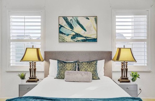 Windsor House | 5BD WineCountry Home w/ HotTub, BBQ, & Billiards