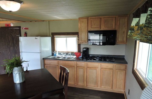 Malaga Cabin | Lazy Daze Cabin at Sparkman Lake