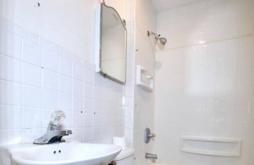 Goshen House | Prime location