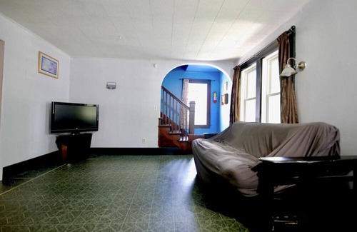 Goshen House | Prime location