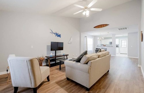 Chapin House | On Lake Time | 2BR | Minutes To Lake Murray