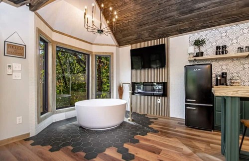 Newnata Cabin | Luxurious Treehouse - Full amenities - Lake access