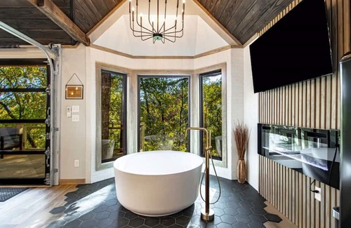 Newnata Cabin | Luxurious Treehouse - Full amenities - Lake access