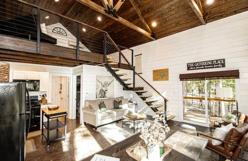 Newnata Cabin | Luxury Lakefront Cabin