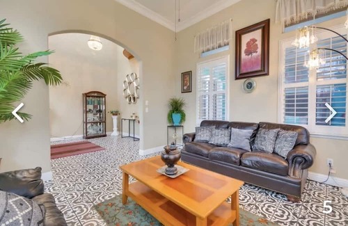 Atwater House | Spacious 7 bdrm home in Atwater. Sleeps 15! near UC Merced-