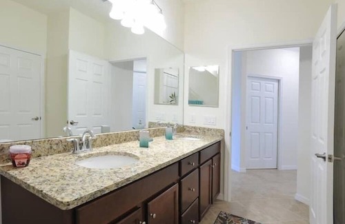 Braden River Apartment | 3 Bedroom 760302 by Houzlet
