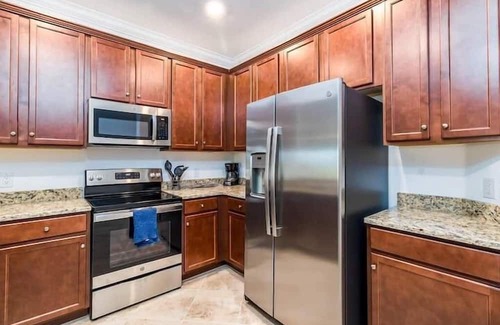 Gran Paradiso Apartment | 3 Bedroom 724799 by Houzlet