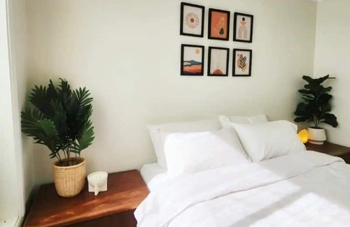 Fishermans Paradise Cottage | "Coco" - sweet coastal cottage in central location that is perfect for families.