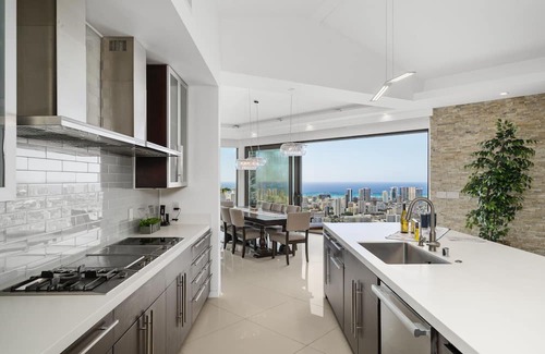 Makiki House | KBM Resorts: FREE CAR Waikiki Hilltop House