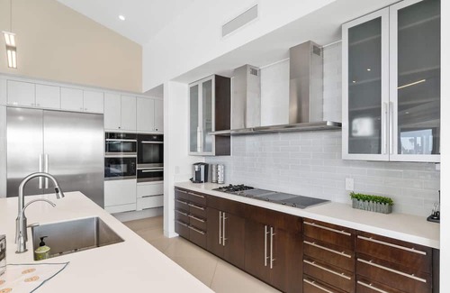 Makiki House | KBM Resorts: FREE CAR Waikiki Hilltop House