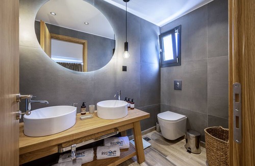 Paradisi Villa | Ra sto ni /’raston′ē/, n The art of doing nothing