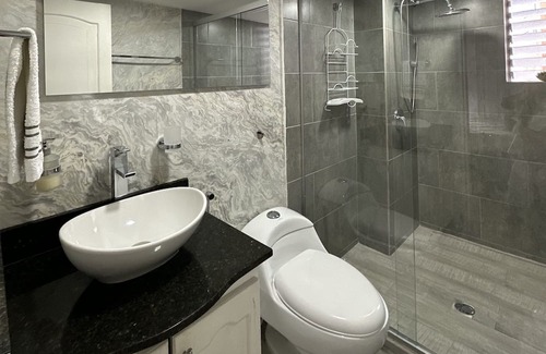 El Castillo Apartment | Apartamento en la Mejor Zona del Poblado Cerca a los Mejores Centros Comerciales