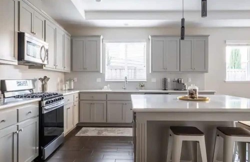 Fairfield House | Home, Napa Vibe w/Fire Pit + Spa