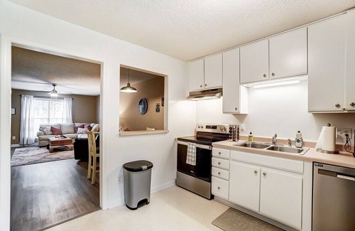 Wingate Apartment | Walking distance to Wingate University! Book now