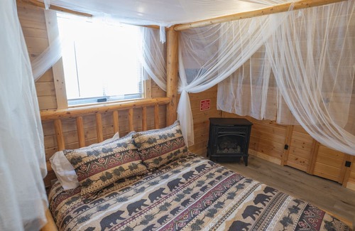 Island Park Apartment | Snake River Guest House