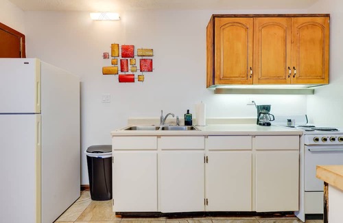 Shelley Apartment | Shelly Studio Apartment Rental w/ Shared Fire Pit!