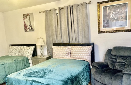 Charleston Preservation Apartment | Suite in Paradise / Luxury Studio