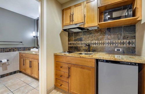 Tahoe Meadows Resort | Spacious, studio-style resort in beautiful South Lake Tahoe