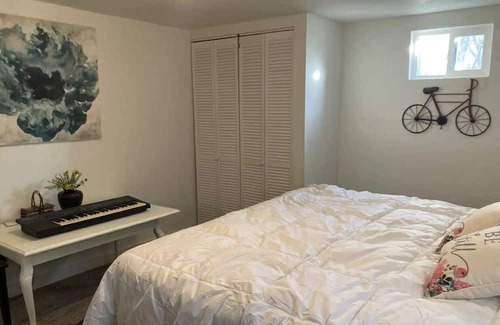 Longmont House | Super Cozy Home!