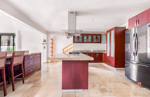 El Santuario Villa | NEW Lakeview Home Heated Pool Whirlpool Tennis