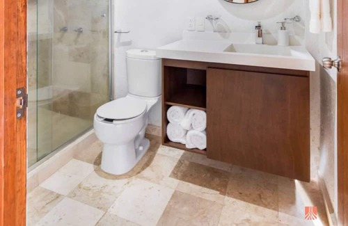 El Santuario Villa | NEW Lakeview Home Heated Pool Whirlpool Tennis