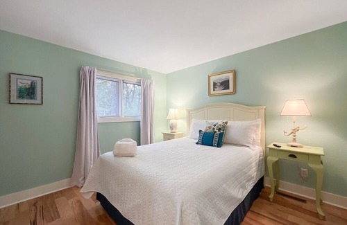 Twin Oaks House | 3 BR House inside Wild Dunes - Close to the Beach