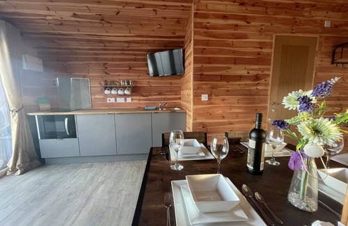 Boston Cabin | Child and Pet Friendly Fishing Cabins on lake side