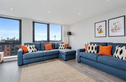 Baltic Triangle Apartment | Host & Stay | The Baltic Penthouse 2