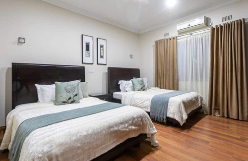 Lusaka Villa | 3 bedrooms exclusive villa in Mass Media