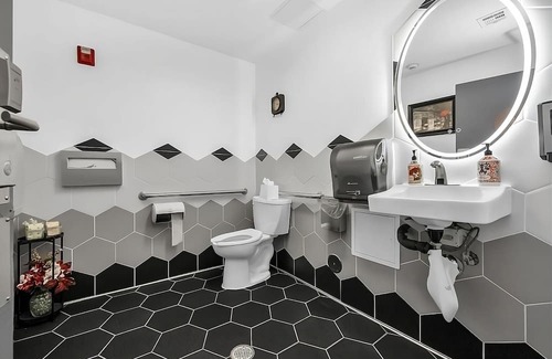 Vacaville House | Best Place For The Whole Family! Pool, Pets Allowed, Close to Three Oaks Park!