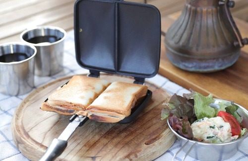 Kushima Cabin | A room where you can relax in the forest and sauna / Kushima Miyazaki