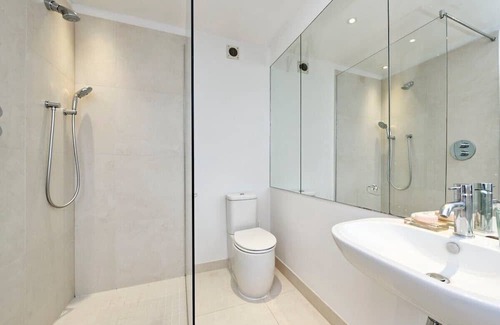 Norland Apartment | Beautiful 3 bedroom Apartment, Holland Park