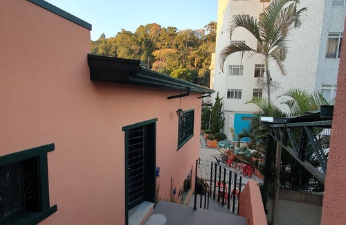 Serra Negra Apartment | Villa Ida, Suíte 02 c/Sala e Copa p/4 Pessoas