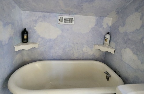 Manchester Other | The Cottage at Red Dog Farm