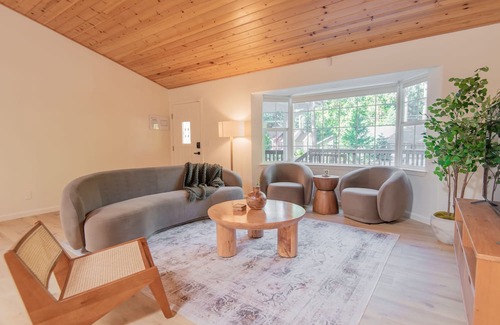 Pollock Pines House | Scenic Mountain Retreat - Hot Tub, Wineries, Lakes