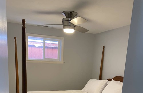 Hudson House | Cozy, Family-oriented Lake House with beautiful views. Enjoy private lake front!