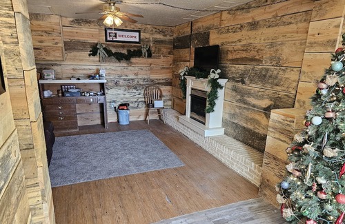 Melbourne Cabin | DenMill Cedar Lodge